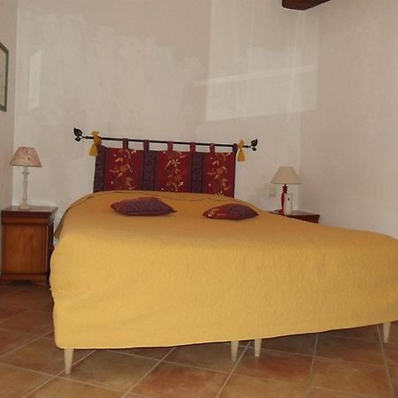 Domaine Saint Victor Hotell La Tour-dʼAigues Exteriör bild