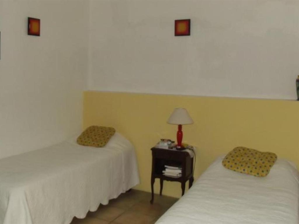 Domaine Saint Victor Hotell La Tour-dʼAigues Exteriör bild