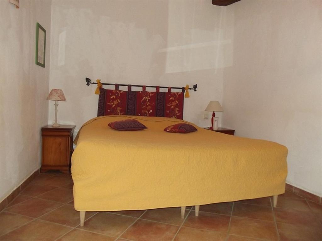 Domaine Saint Victor Hotell La Tour-dʼAigues Exteriör bild