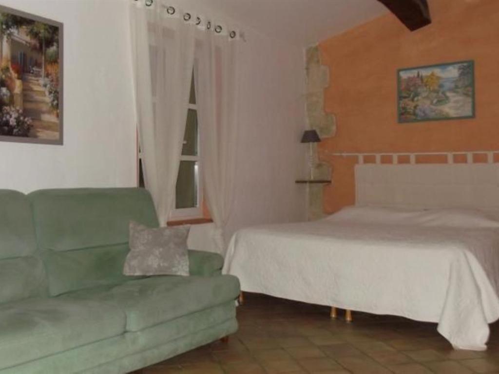 Domaine Saint Victor Hotell La Tour-dʼAigues Exteriör bild